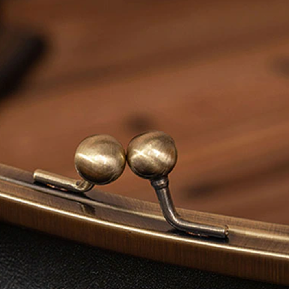 ヴィンテージキスロックバッグ - レトロシックな必需品