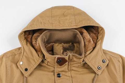 スタイリッシュなコマンダージャケット