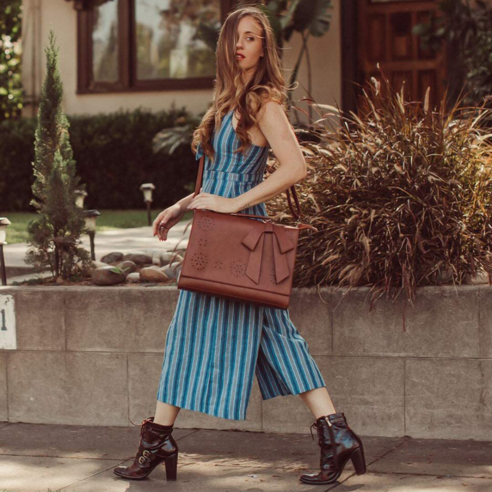 エレガントボウタイサッチェル