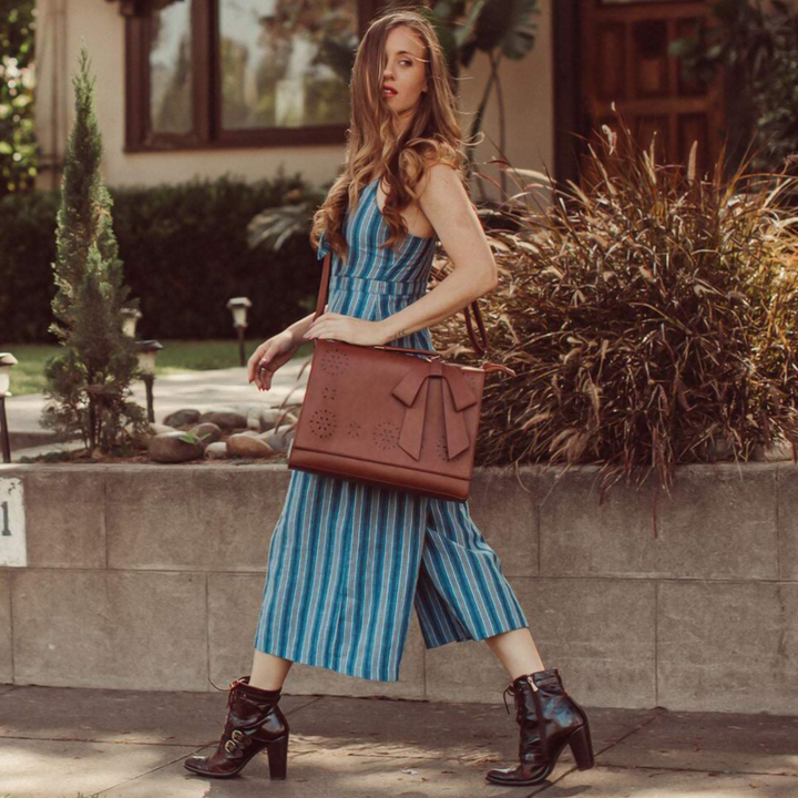 エレガントボウタイサッチェル